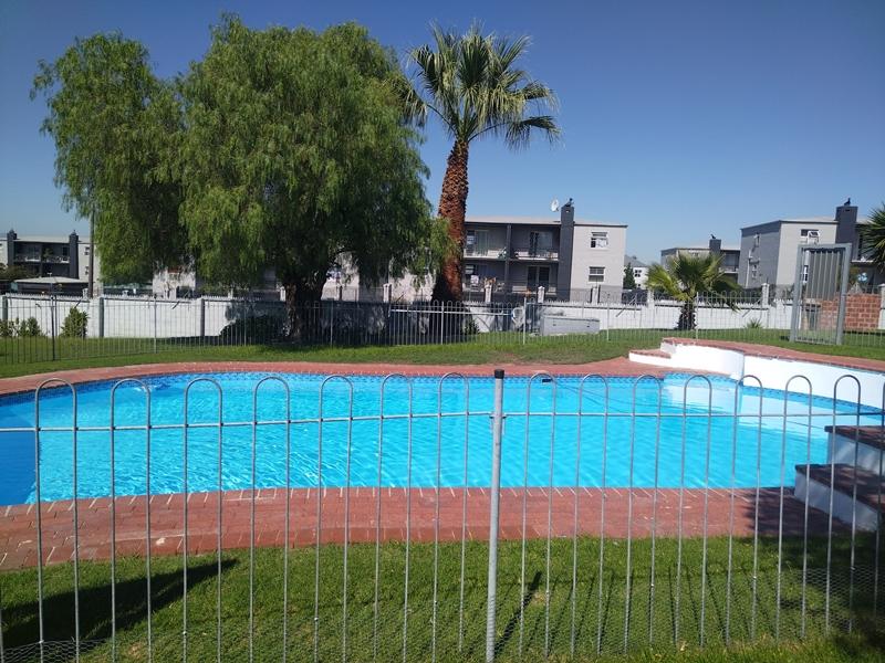 2 Bedroom Property for Sale in Vredekloof East Western Cape